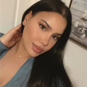 meet your #posher, mel ✨🦦